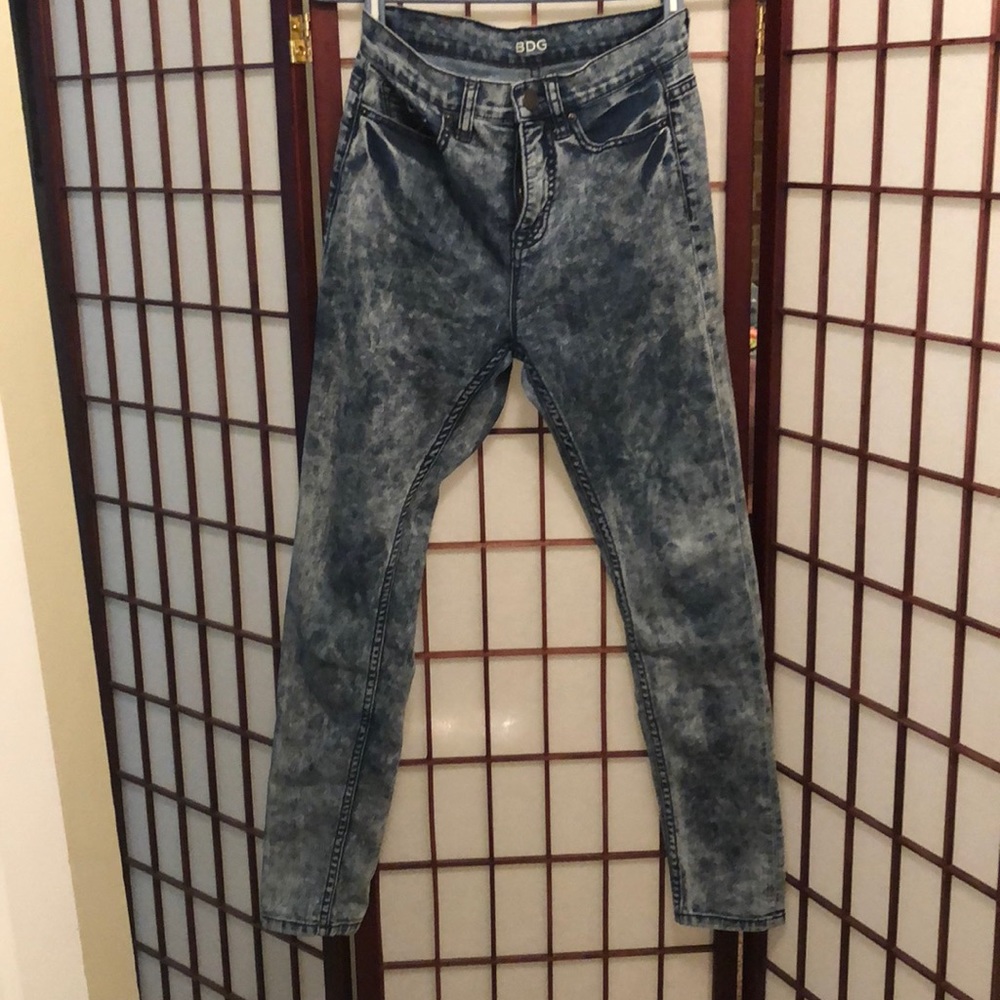 BDG women’s highrise acidwash skinny jeans
